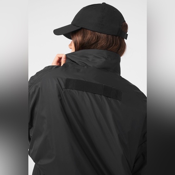 Alo Latitude Light Weight 1/2 Zip Pullover Jacket - Picture 11 of 12
